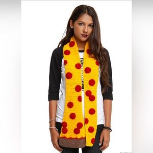 Knitted Pepperoni Pizza Scarf by Twinkie Chan
